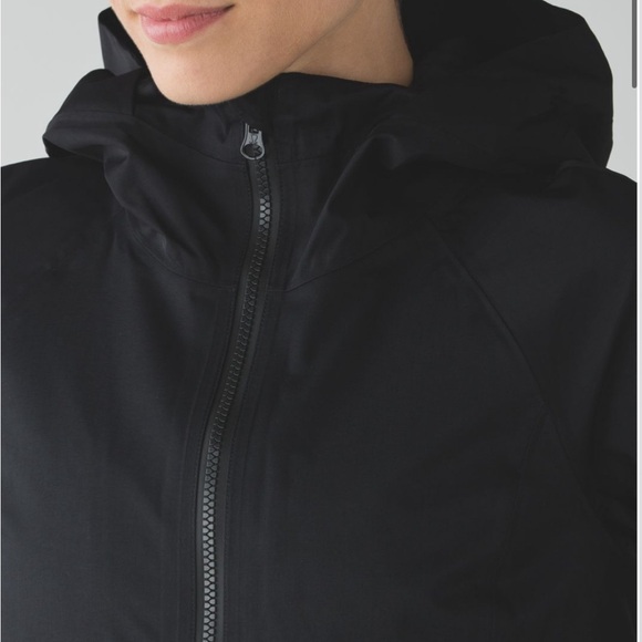 Lululemon Definitely Raining Jacket
Black 2️⃣ - Picture 3 of 12